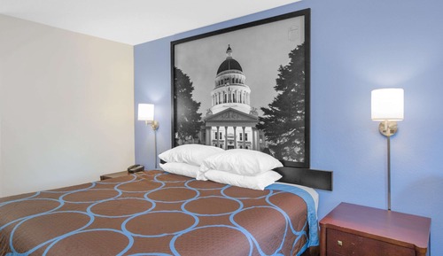 Chambre, 1 très grand lit, non-fumeurs