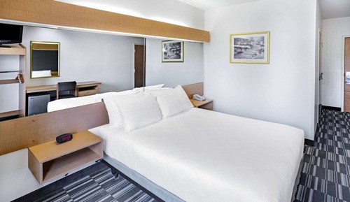 Chambre, 1 grand lit, accessible aux personnes à mobilité réduite, non-fumeurs (Bathtub)