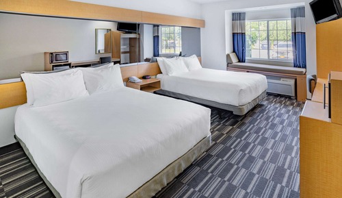 Chambre, 2 grands lits, accessible aux personnes à mobilité réduite, non-fumeurs (Roll-In Shower)