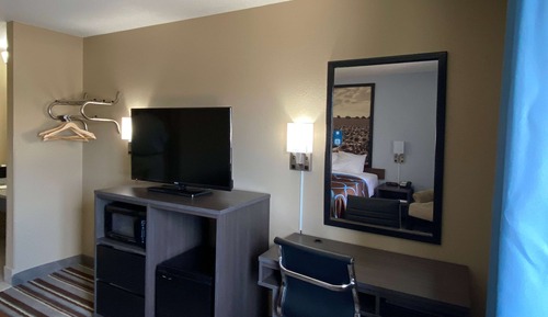 Chambre, 1 très grand lit, non-fumeurs