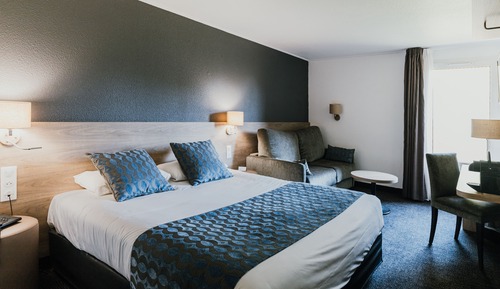Chambre Supérieure, 1 grand lit et 1 canapé-lit, non-fumeurs, baignoire (with Sofabed)