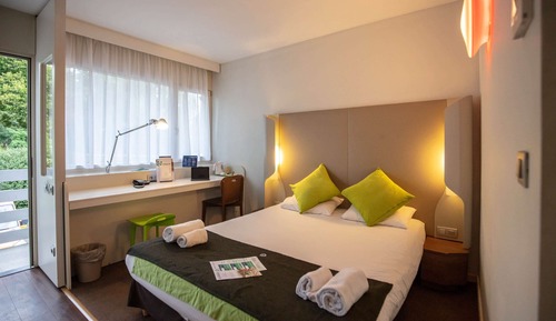Next Generation, Chambre Standard, 1 lit double