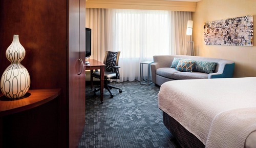 Chambre, 1 très grand lit et 1 canapé-lit