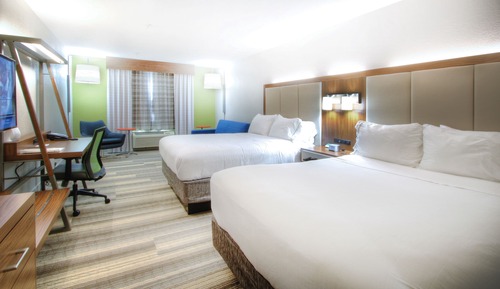Chambre Standard, 1 très grand lit et 1 canapé-lit