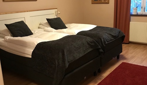 Chambre Familiale (2 adult, 1 child)