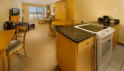 Appart'hôtel « Premier », 2 grands lits, vue océan (Oceanfront 1 Bedrm Suite Pet Friendly)