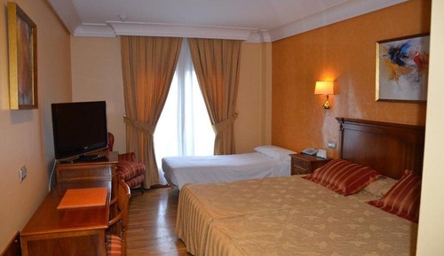 Chambre Triple (2 adults and 1child)