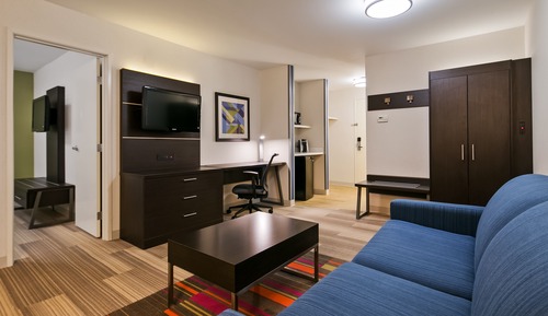 Suite, plusieurs lits, accessible aux personnes à mobilité réduite (Accessible Tub)