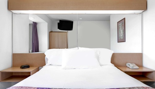 Chambre Standard, 2 grands lits, accessible aux personnes à mobilité réduite