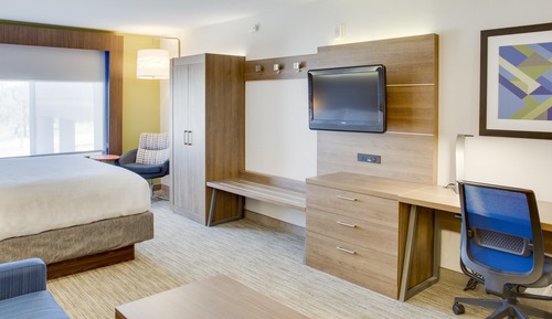 Chambre Standard, 1 très grand lit, accessible aux personnes à mobilité réduite (Comm, Tub)
