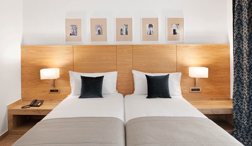 Chambre Double, balcon, vue piscine