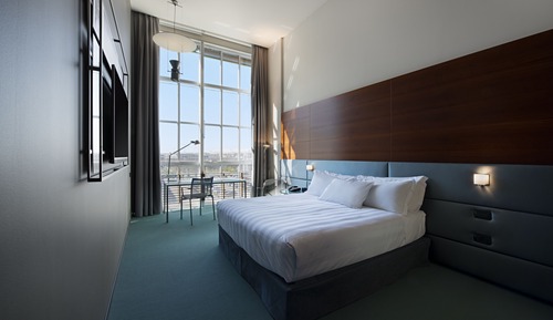 Chambre, 1 très grand lit