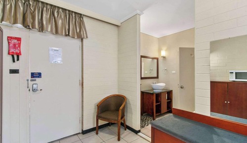 Chambre Standard, 1 très grand lit, non-fumeurs, rez-de-chaussée