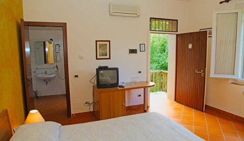 Chambre Économique Double ou avec lits jumeaux, vue parc
