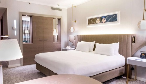 Chambre, 1 très grand lit, vue mer