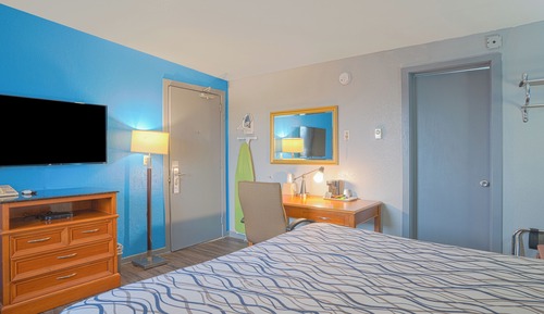 Chambre, 1 très grand lit, non-fumeurs