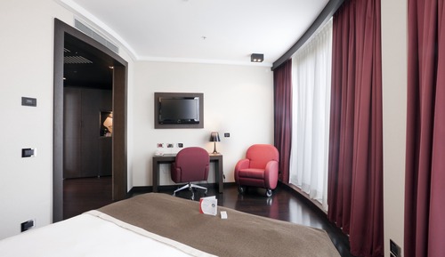 Chambre Premium, 1 très grand lit, en angle