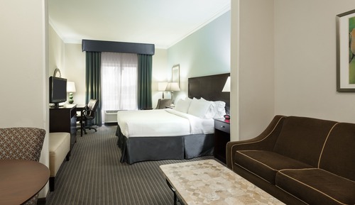 Suite, 1 très grand lit et 1 canapé-lit
