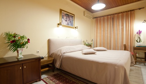 Chambre Simple Standard, 1 grand lit 1 place