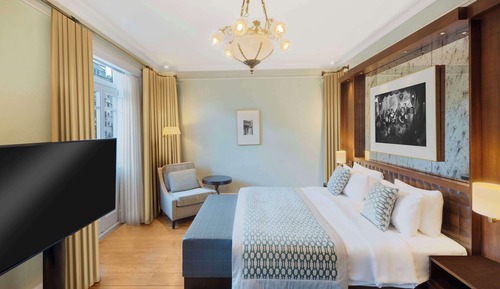 Chambre, 1 très grand lit