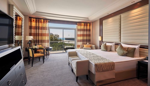 Chambre Supérieure, vue partielle sur la mer