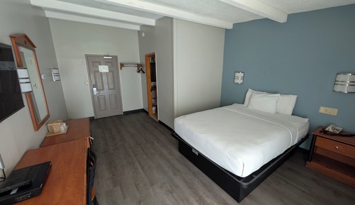 Chambre, 1 très grand lit