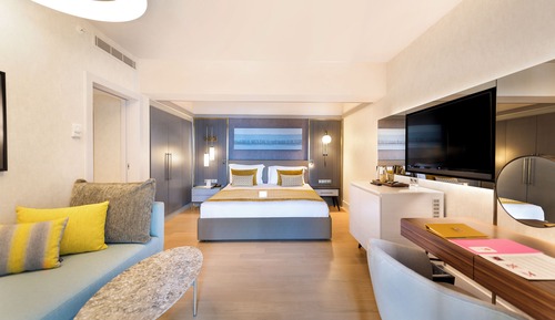 Queen Family Suite, 2 Bedrooms, 2 Adults and 2 Children