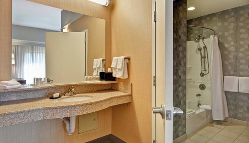 Chambre, 2 grands lits (Mobility/Hearing Accessible, Tub)