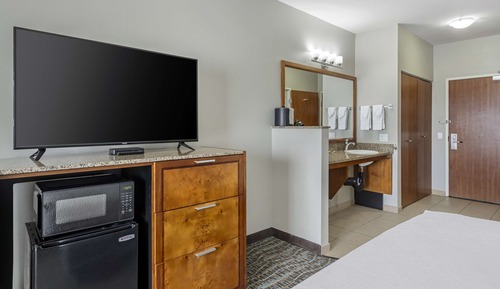 Chambre Standard, plusieurs lits, accessible aux personnes à mobilité réduite, baignoire