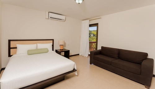 Chambre, vue jardin