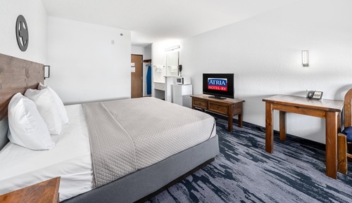 Chambre, 1 très grand lit, accessible aux personnes à mobilité réduite, non-fumeurs