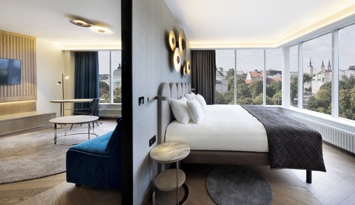 Suite, 1 très grand lit, vue ville, en angle