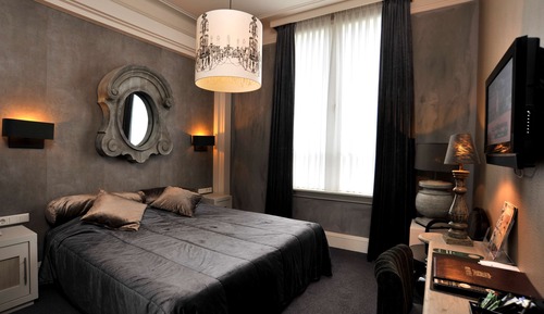 Chambre Supérieure, 2 lits une place, baignoire