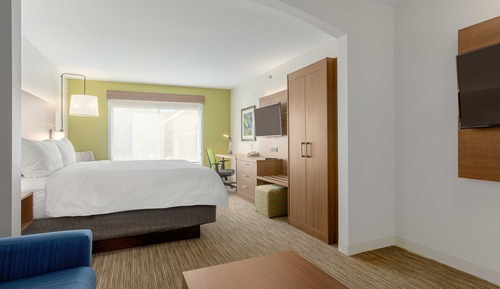 Suite, 1 très grand lit et 1 canapé-lit