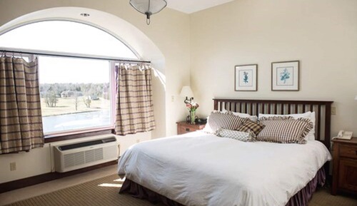 Chambre Romantique, 1 très grand lit, en bord de piscine (Spa)