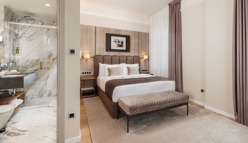 Chambre Double Supérieure, 1 grand lit