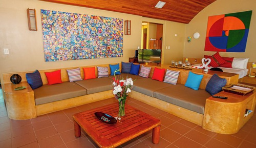 Deluxe Beachfront Villa 1 King Bed plus