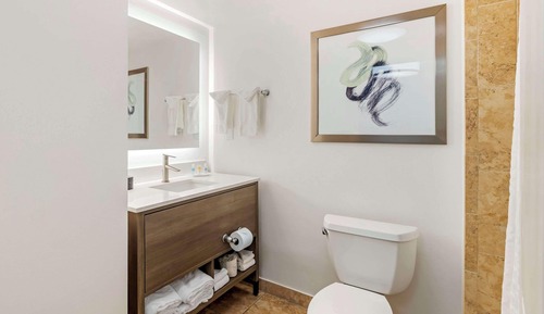 Suite, 1 très grand lit et 1 canapé-lit, accessible aux personnes à mobilité réduite, non-fumeurs