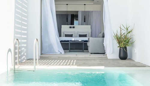 Island Suite Waterfront with Private Heated Pool and Beach Access