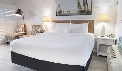 Chambre Simple Deluxe, 1 très grand lit, vue piscine
