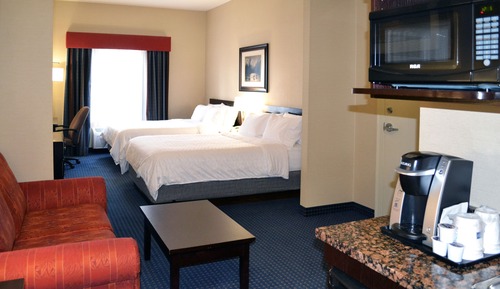 Chambre Standard, 2 grands lits, douche accessible en fauteuil roulant (Mobility)