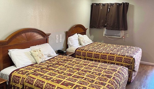 Chambre Double Économique, 2 grands lits
