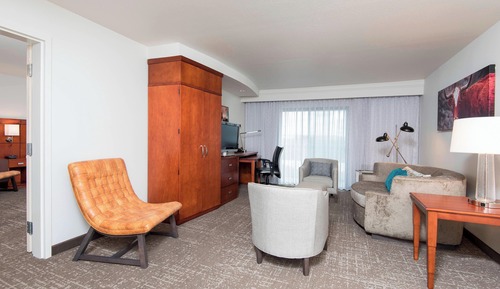 Suite, 1 très grand lit et 1 canapé-lit