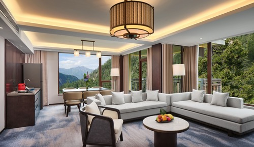 Suite, 1 chambre, accès salon affaires, vue montagne (Dining)