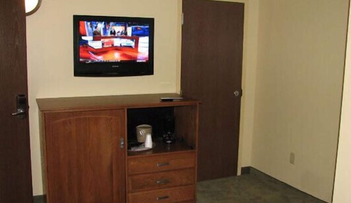 Suite, 1 très grand lit et 1 canapé-lit, réfrigérateur et four à micro-ondes
