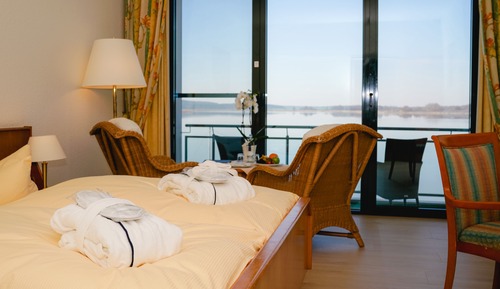 Chambre Double Standard, vue lac, en bord de lac