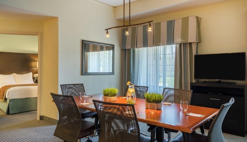 Suite, 1 chambre, cuisine (Dining Area)