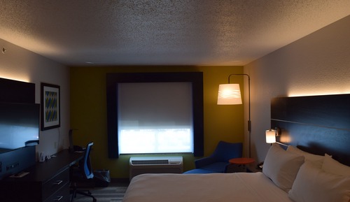 Suite, 1 très grand lit et 1 canapé-lit