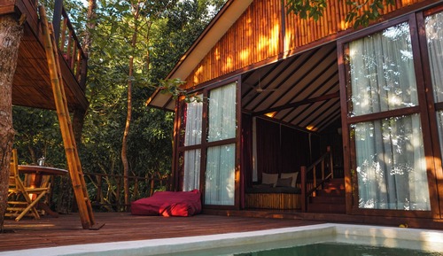 Chambre Double « Premier », 1 très grand lit, en bord de plage