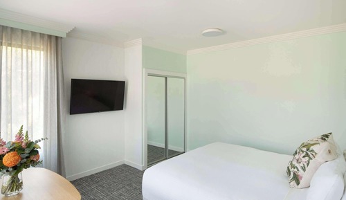 Chambre, 1 très grand lit, accessible aux personnes à mobilité réduite